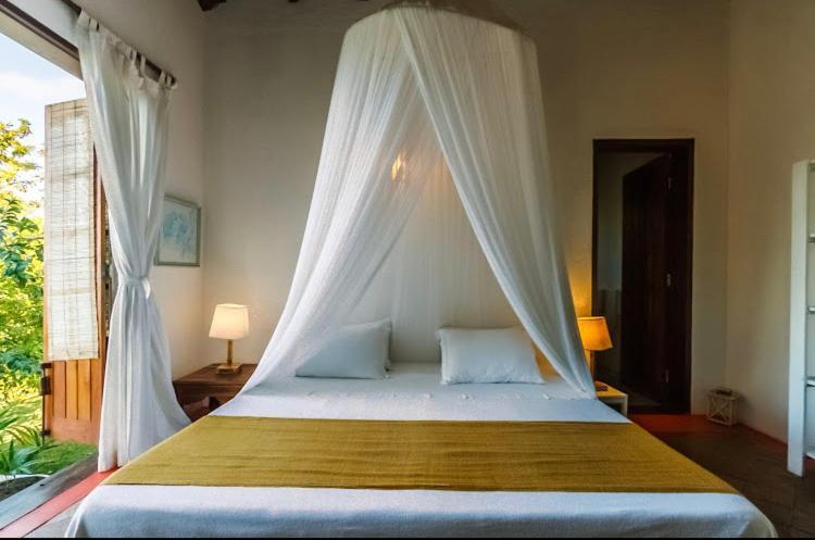 Espelho Bahia Blue House Bed and Breakfast Praia do Espelho Eksteriør billede